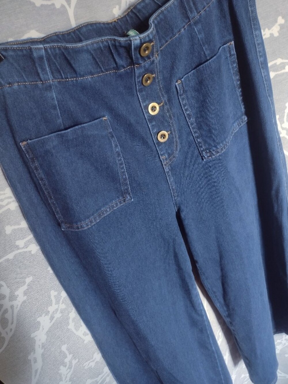 Halara XL Cropped High Waist Jeans with Button Front